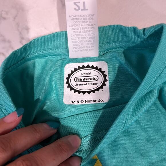 Nintendo The Legend of Zelda Triumphant Triforce T-Shirt long sleeve size 2T - Picture 3 of 7